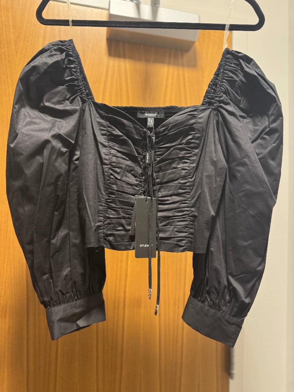 Black puffy shoulder-off shoulder top